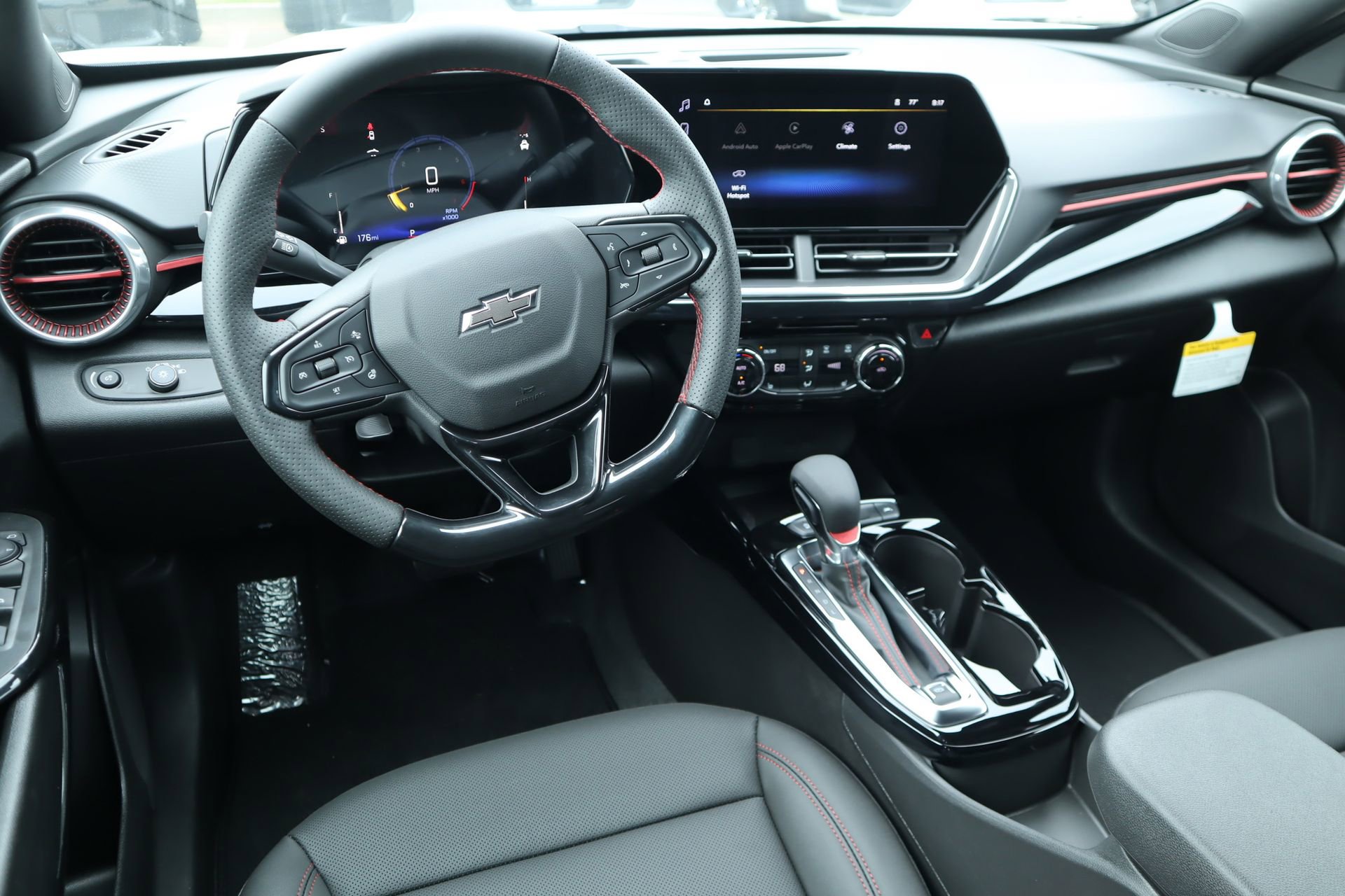 New 2026 Chevrolet Trax RS w/ Sunroof Package FWD image 2