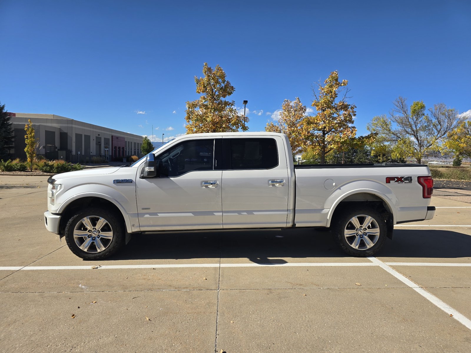 Used 2015 Ford F150 Platinum w/ Equipment Group 701A Luxury AWD/4WD image 2