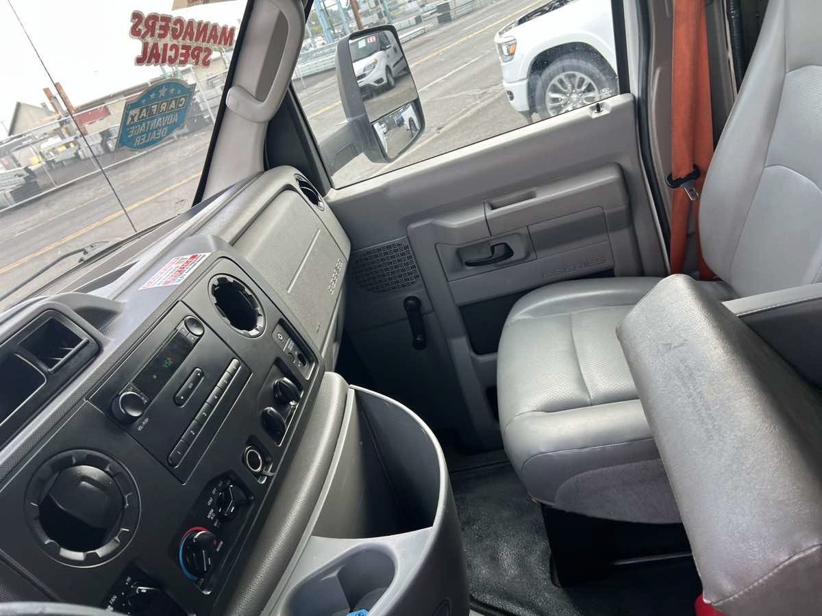 Used 2017 Ford E-350 and Econoline 350 Super Duty RWD image 11