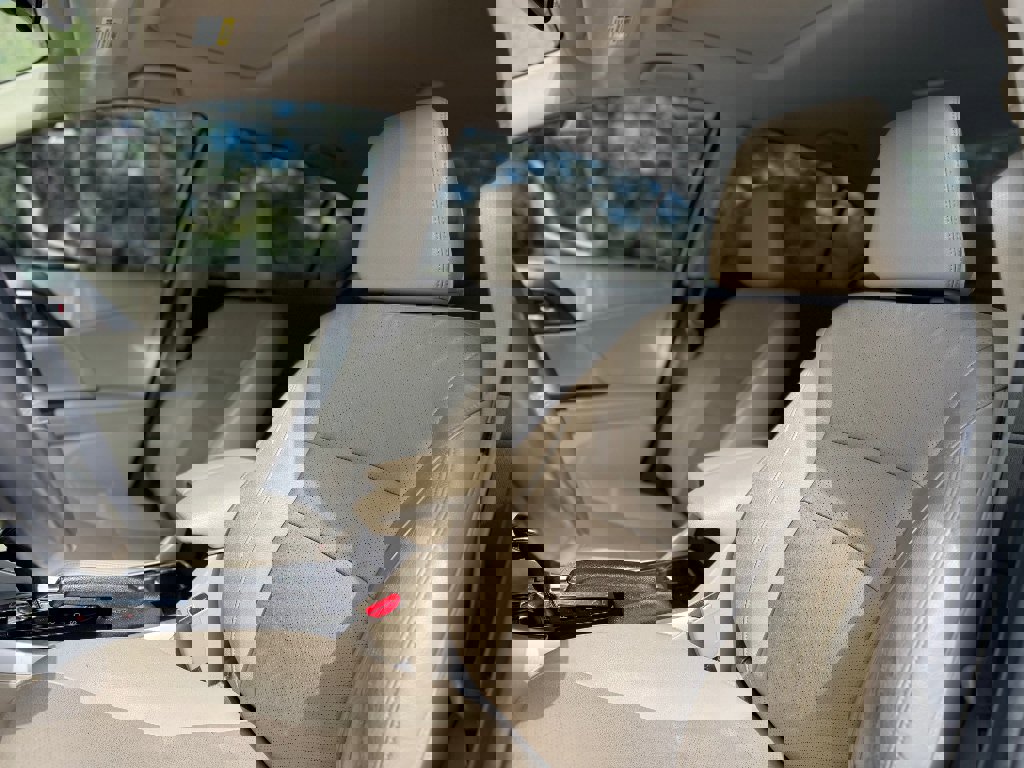 Used 2016 Honda Accord Touring image 10