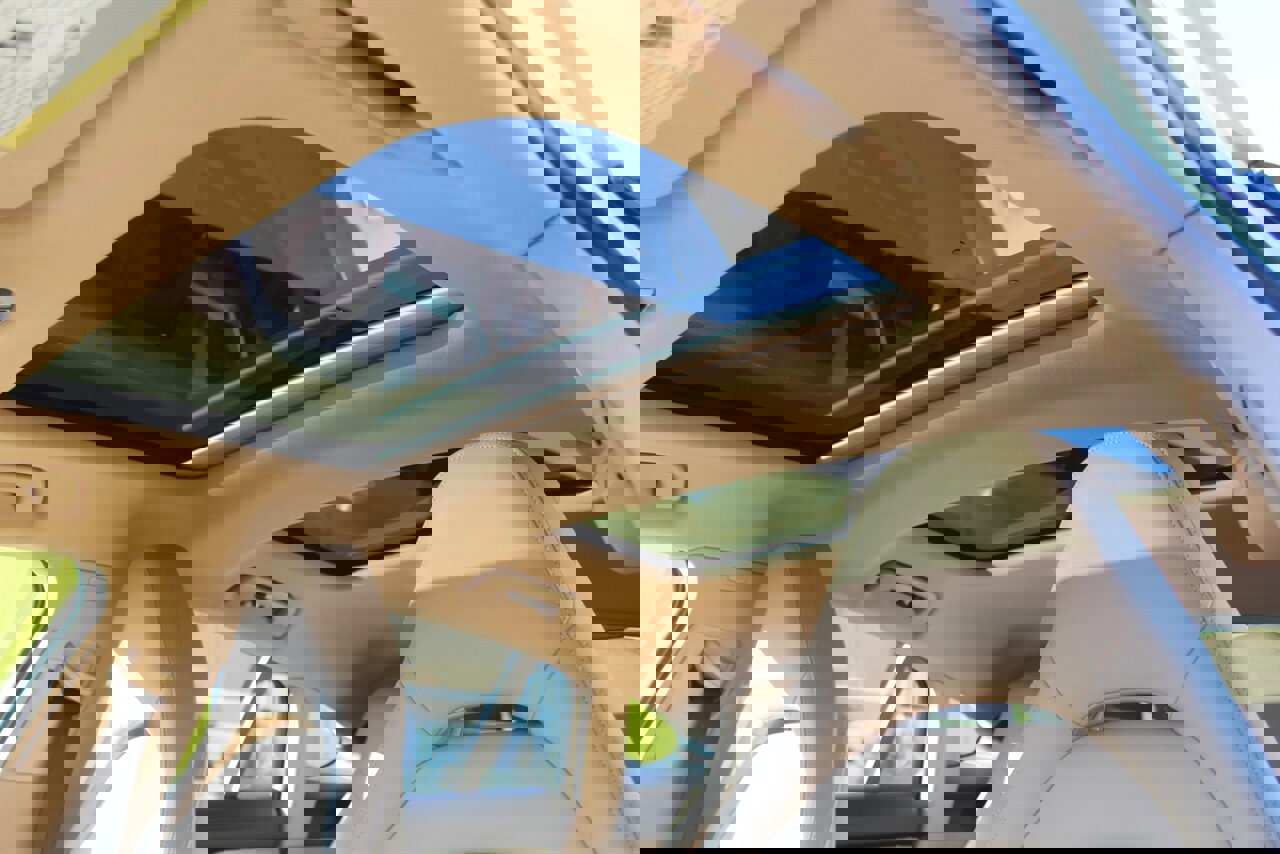 Used 2018 Porsche Panamera 4 image 21