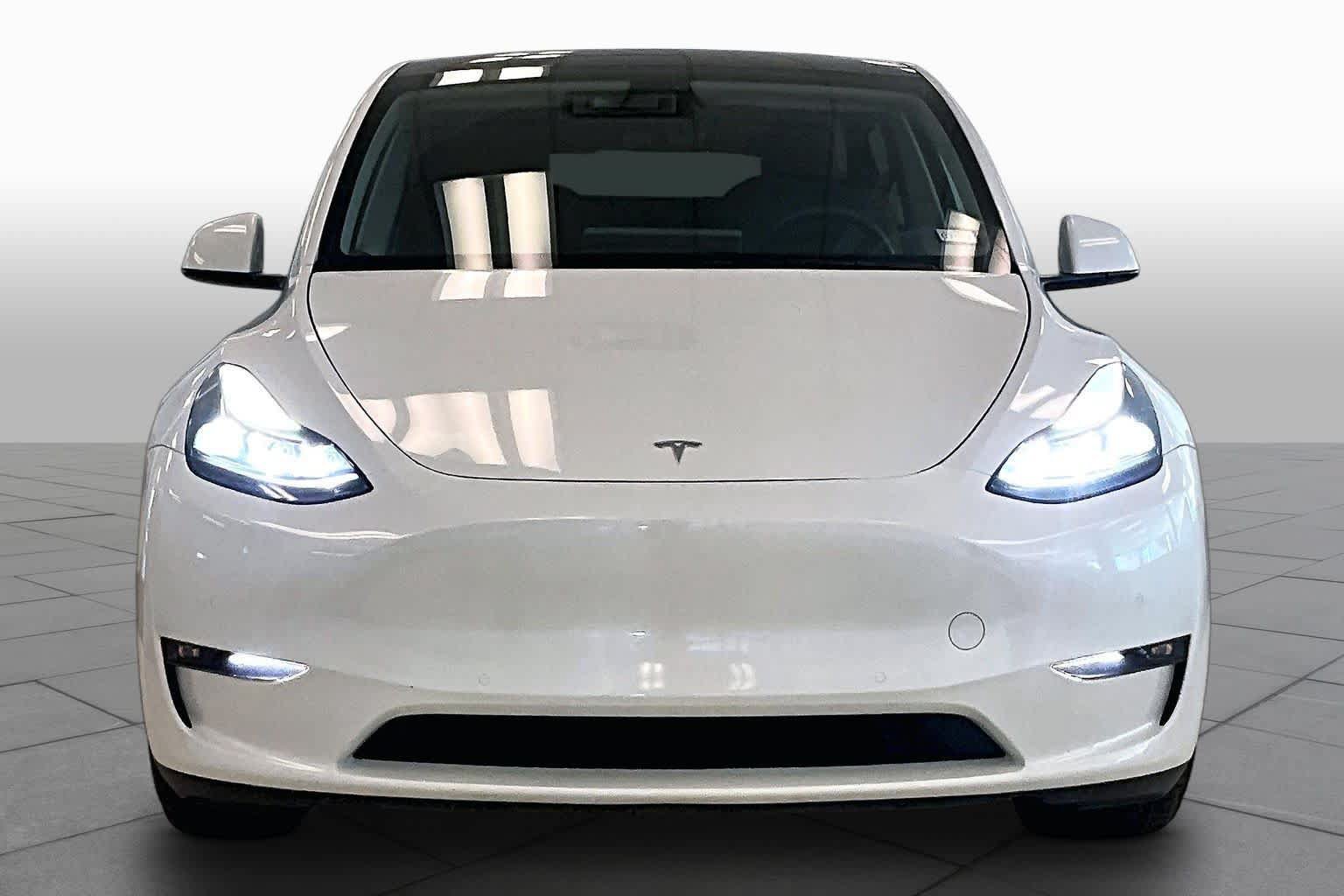 Used 2022 Tesla Model Y Performance AWD/4WD image 3