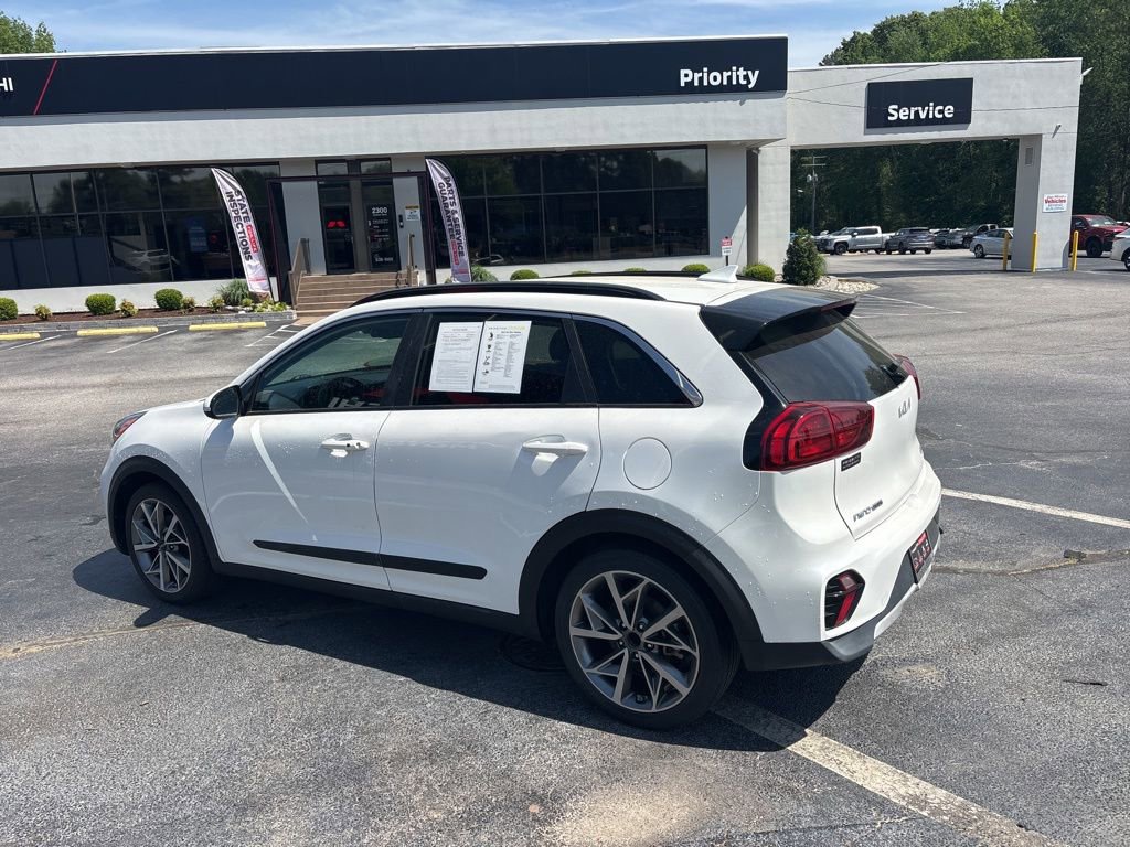 Used 2022 Kia Niro Touring Special Edition FWD image 5