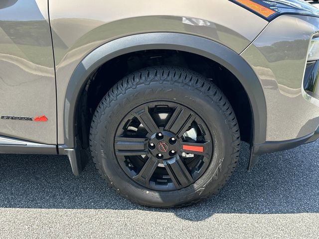 Certified 2025 Nissan Rogue SV image 13