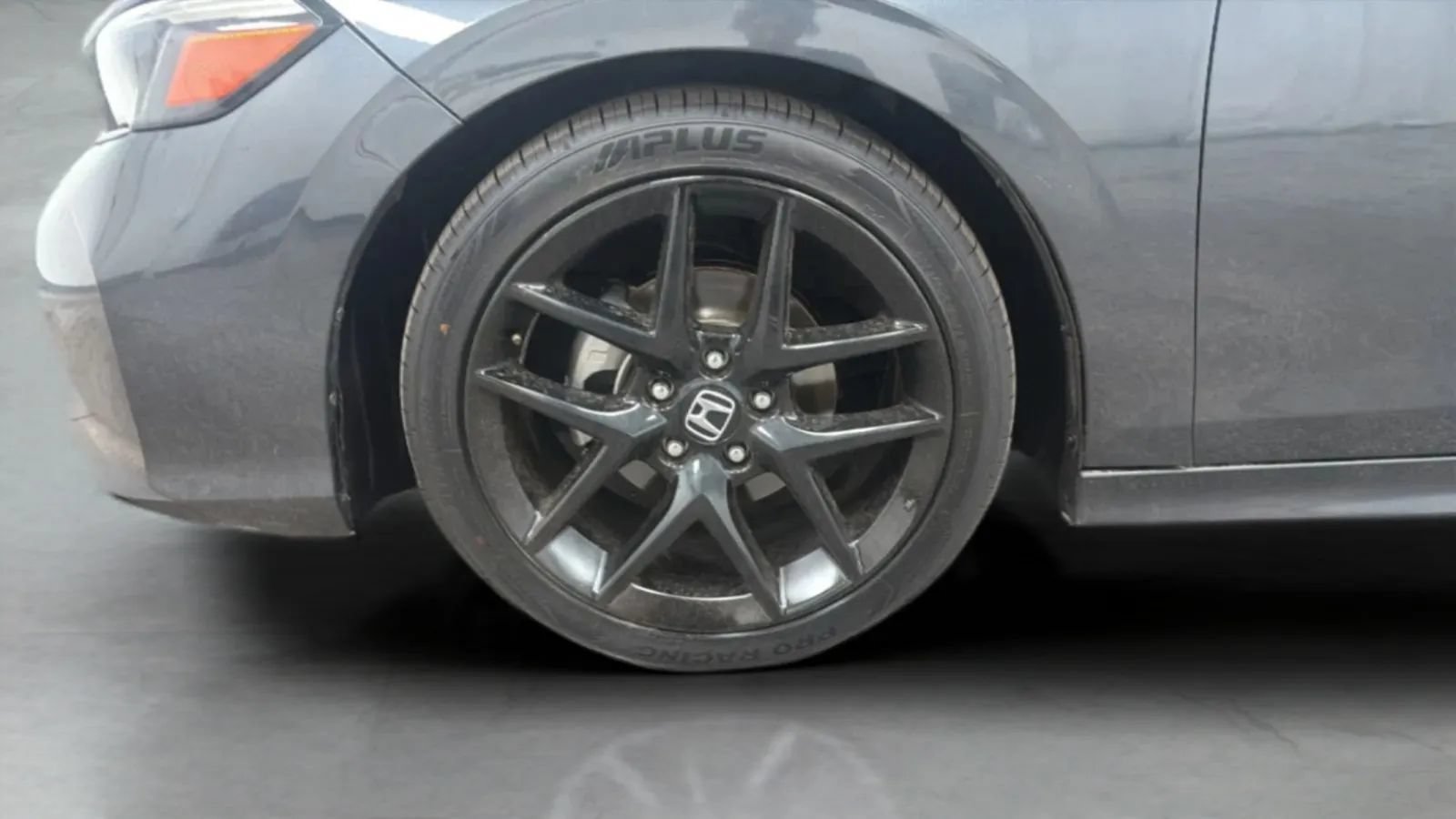 Used 2025 Honda Civic Sport image 28
