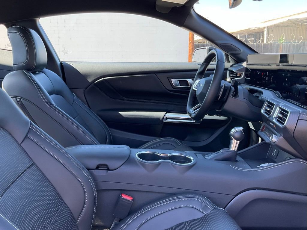 Used 2025 Ford Mustang GT Premium image 43