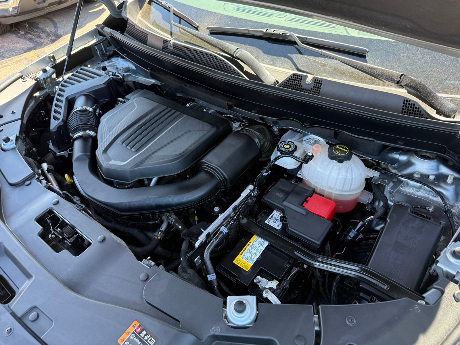 Used 2025 Chevrolet Traverse LT image 43