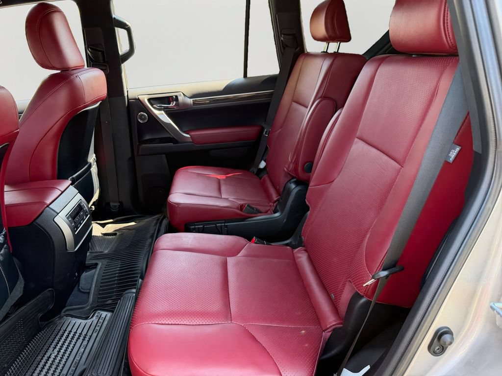 Used 2023 Lexus GX 460 Luxury w/ Sport Design Package AWD/4WD image 12
