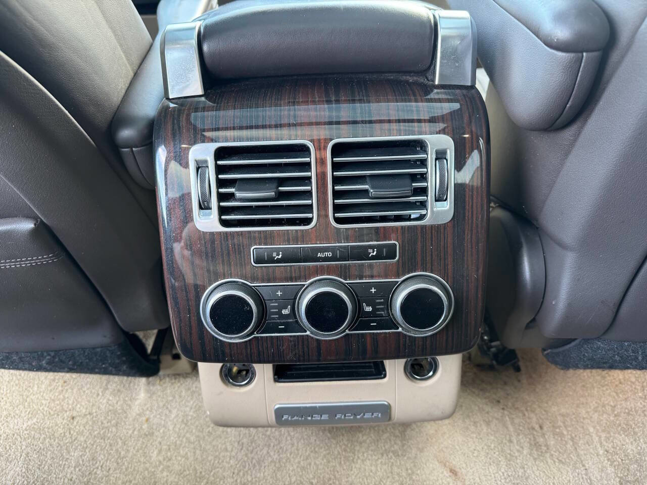 Used 2014 Land Rover Range Rover HSE image 27