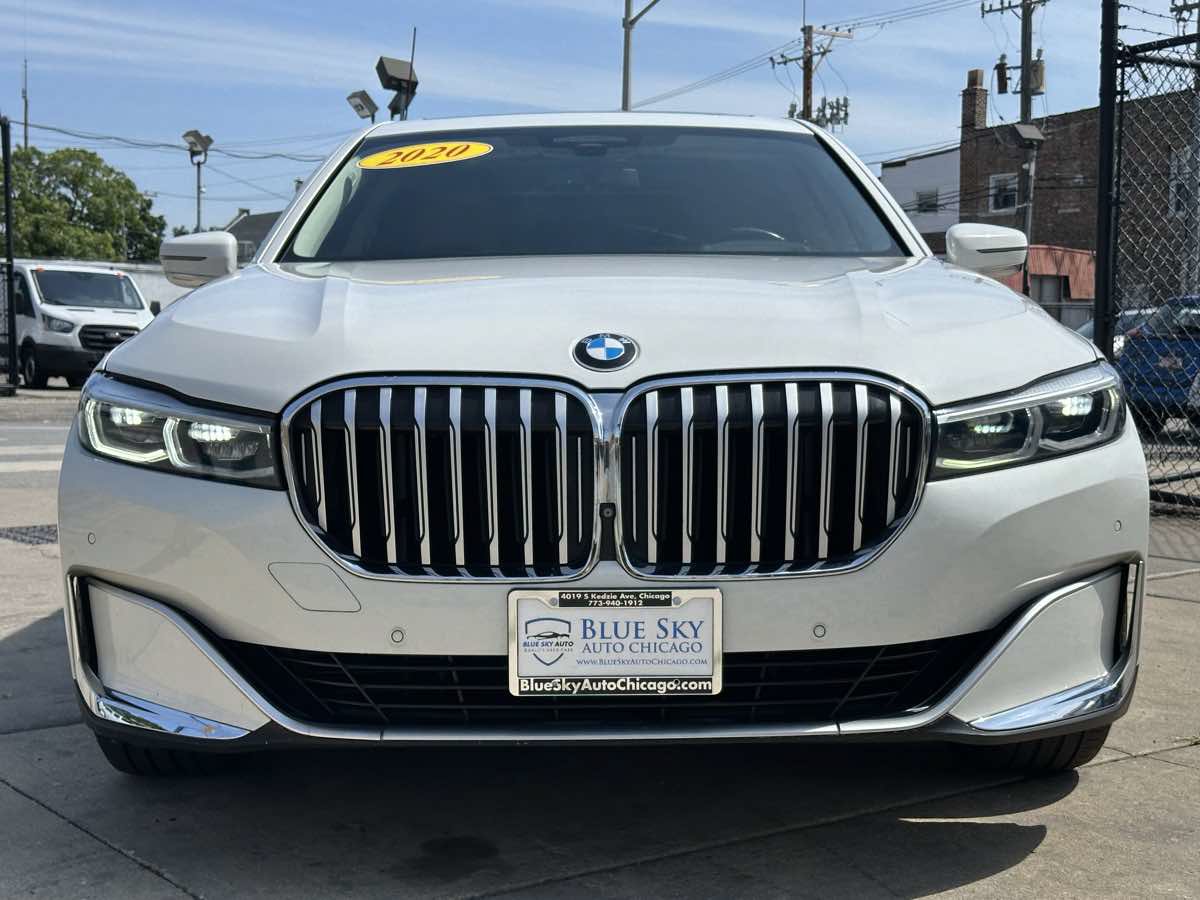 Used 2020 BMW 750i xDrive w/ Executive Package AWD/4WD image 2