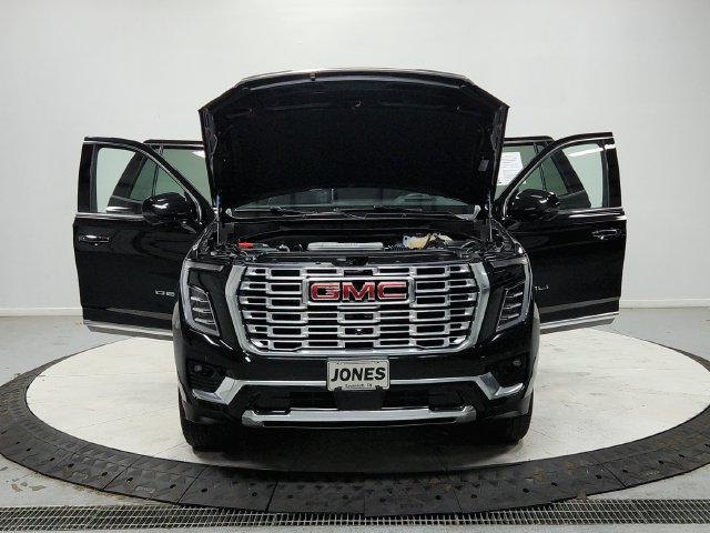 Used 2025 GMC Yukon Denali AWD/4WD image 11