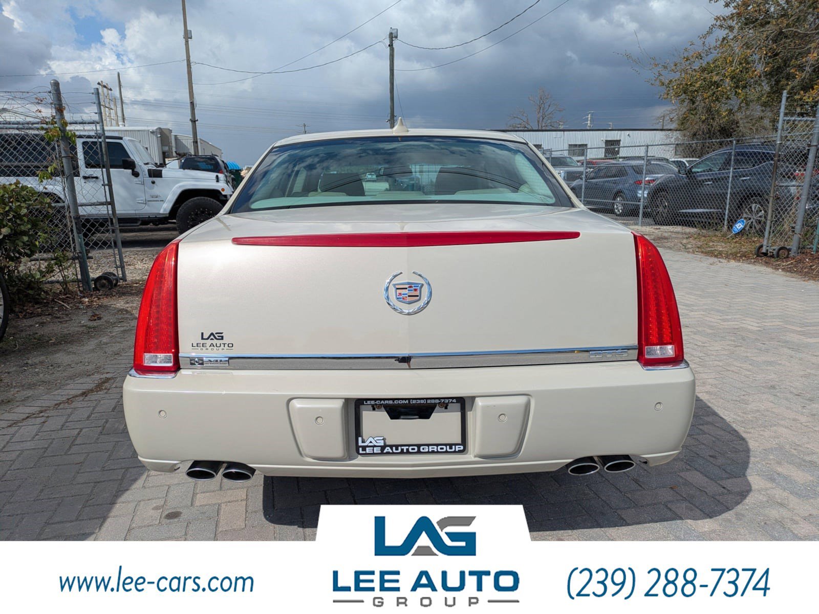 Used 2010 Cadillac DTS Luxury image 4