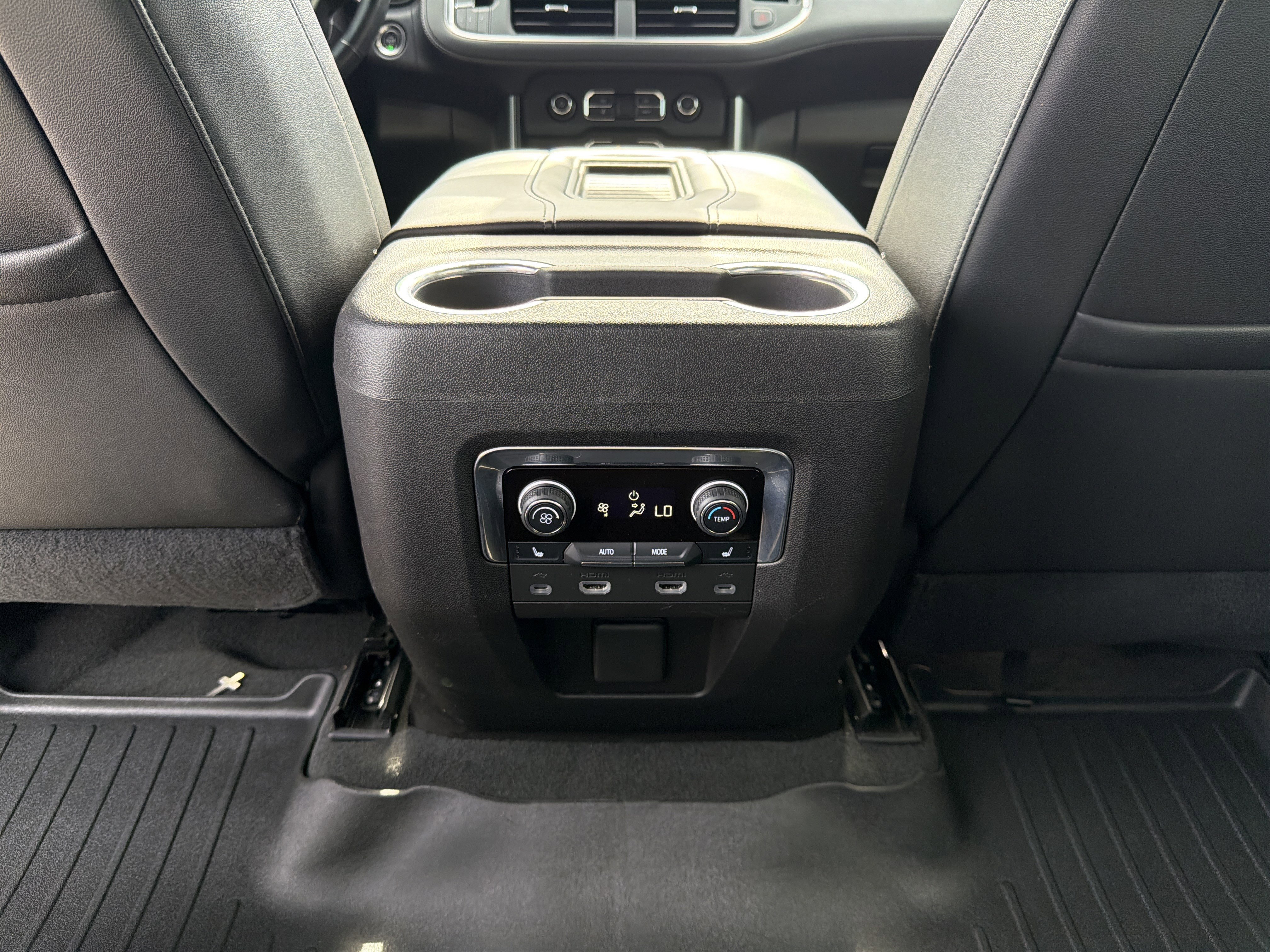 Used 2021 Chevrolet Tahoe Z71 w/ Z71 Off-Road Package image 28