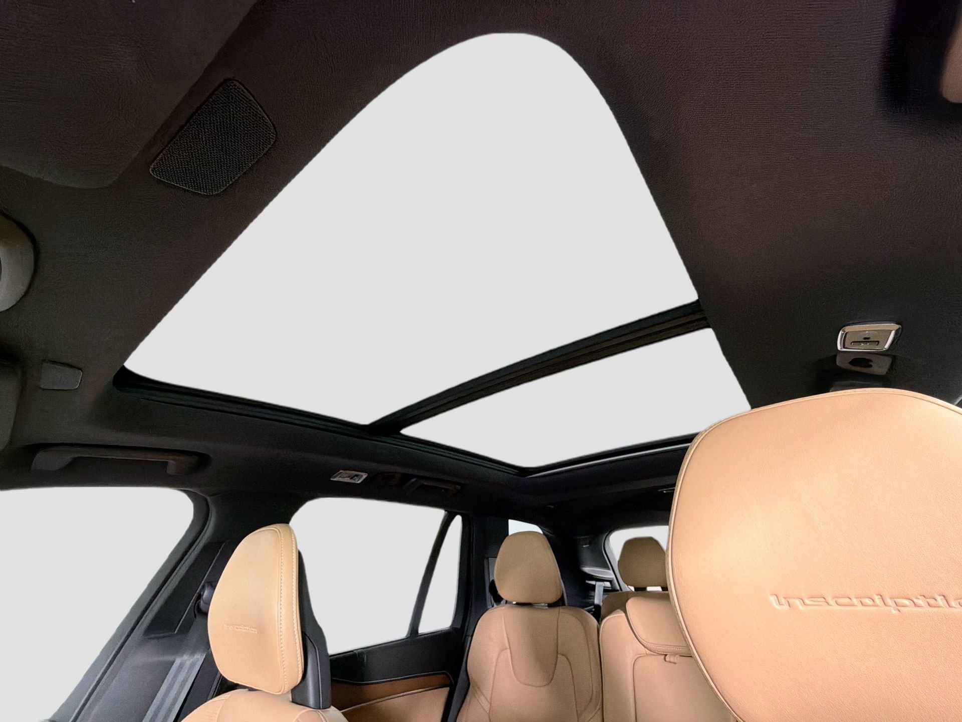 Used 2017 Volvo XC90 T6 Inscription w/ Vision Package image 23