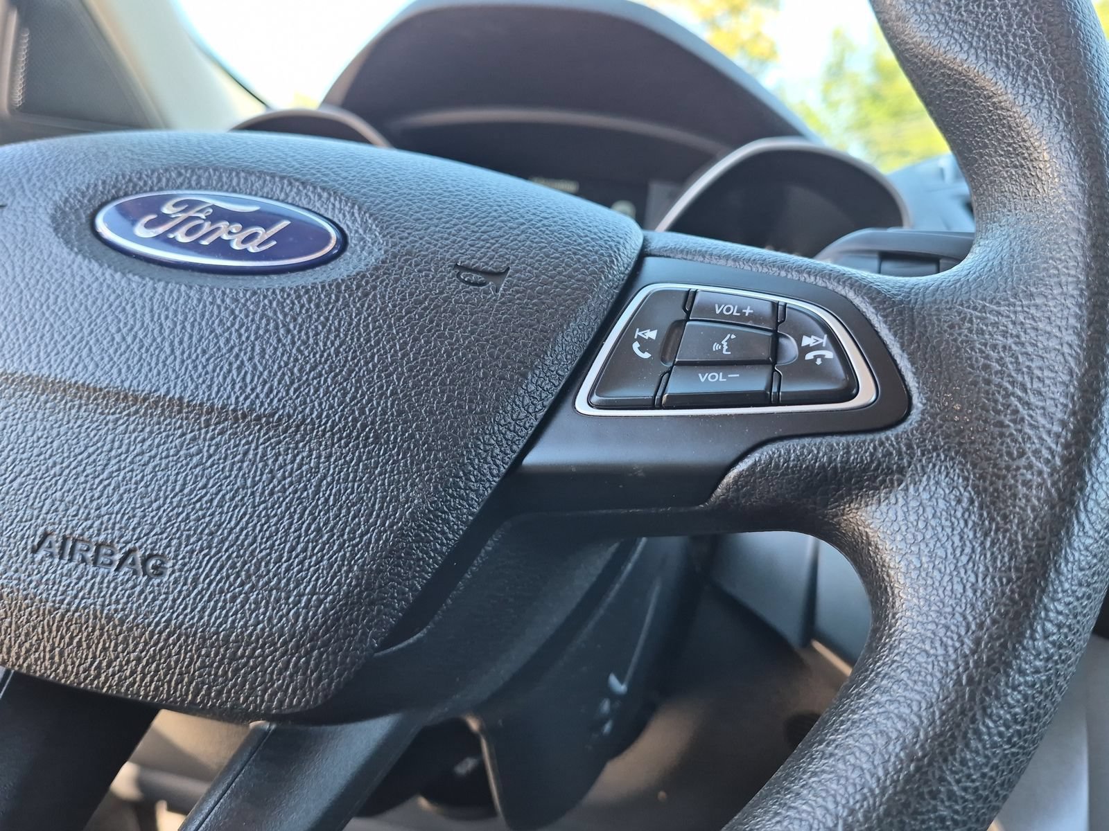 Used 2019 Ford Escape SE FWD image 25