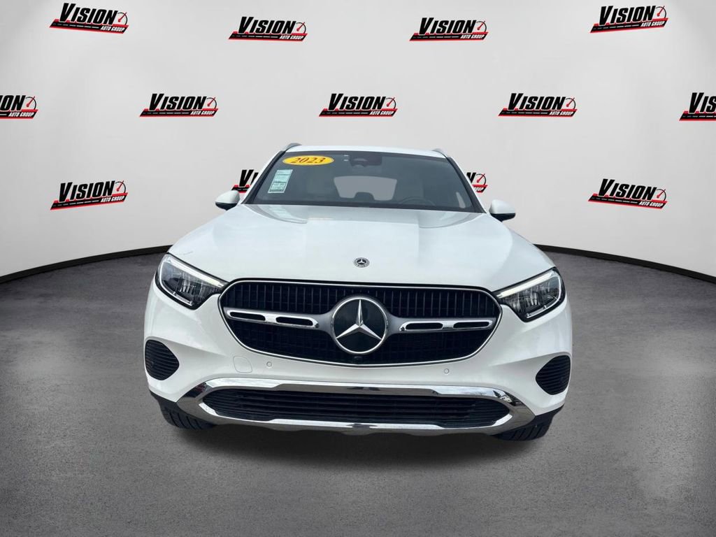 Used 2023 Mercedes-Benz GLC 300 video 2
