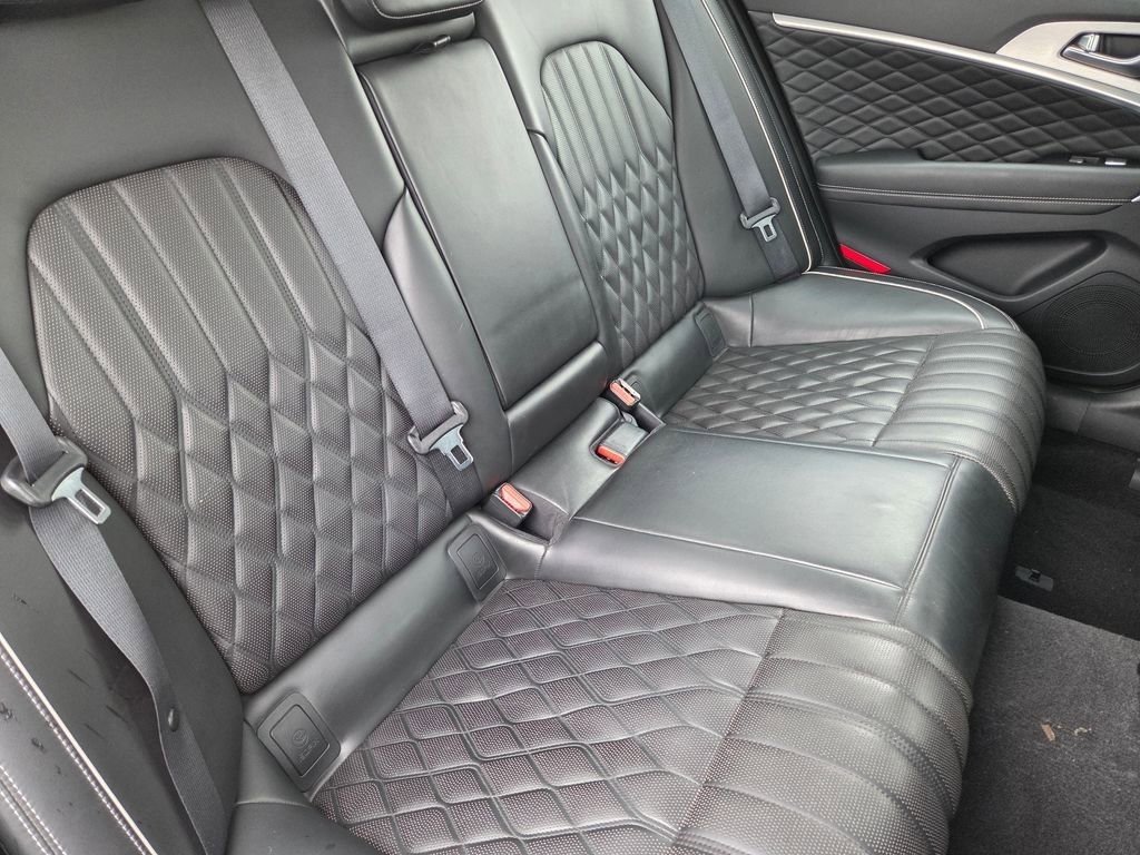 Used 2019 Genesis G70 2.0T Advanced w/ Prestige Package AWD/4WD image 8