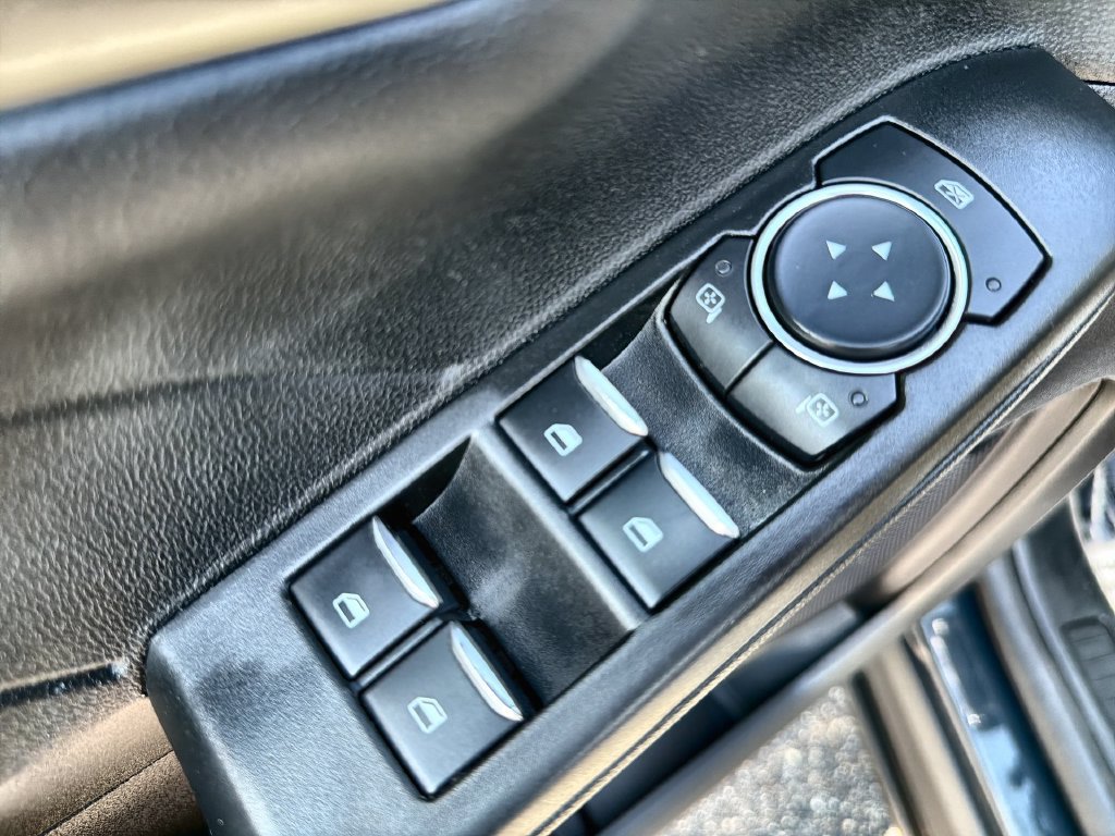 Used 2022 Ford Escape SE w/ SE Sport Appearance Package FWD image 15