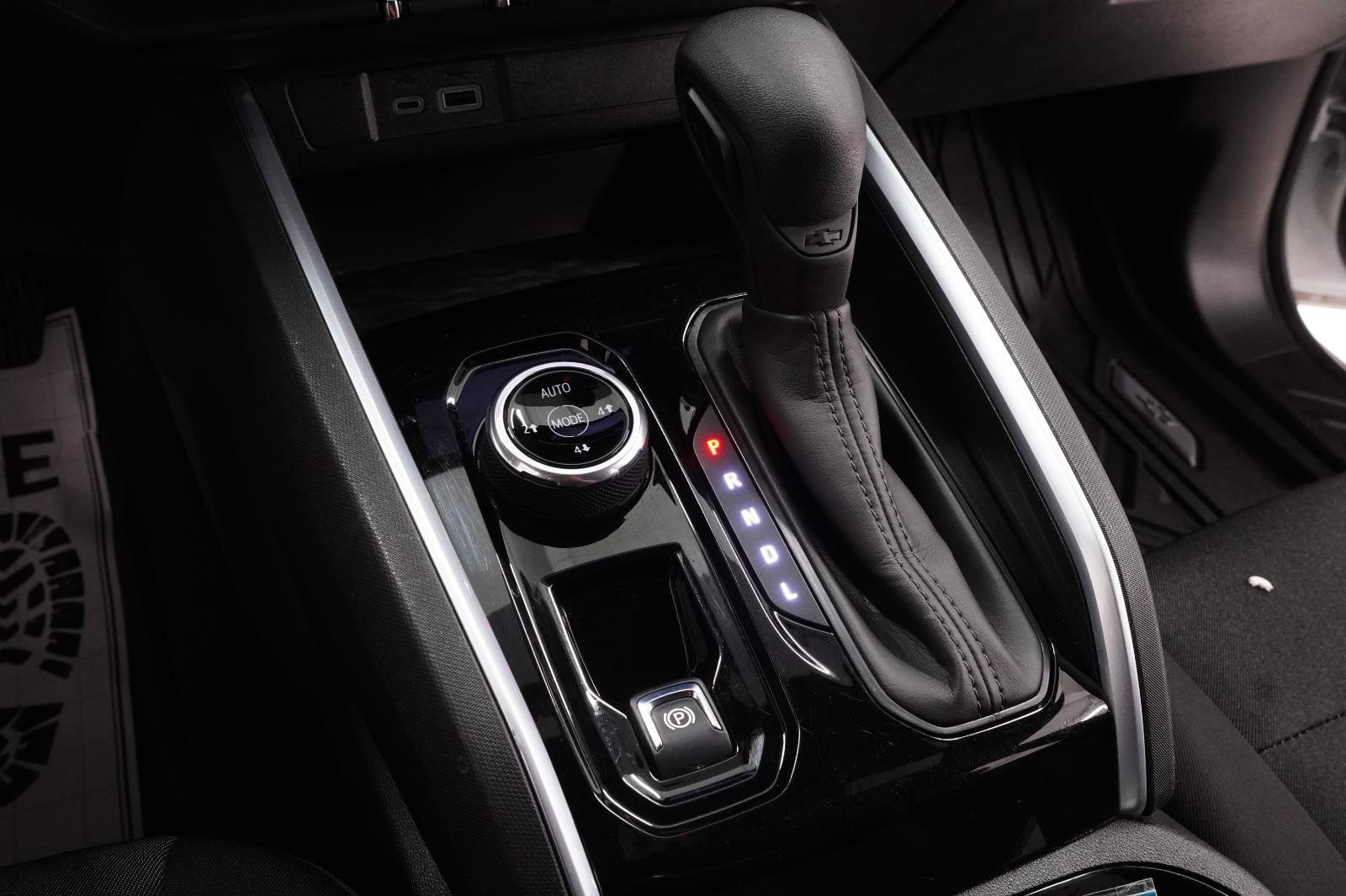 Used 2023 Chevrolet Colorado Trail Boss w/ LPO, Dark Essentials Package AWD/4WD image 24
