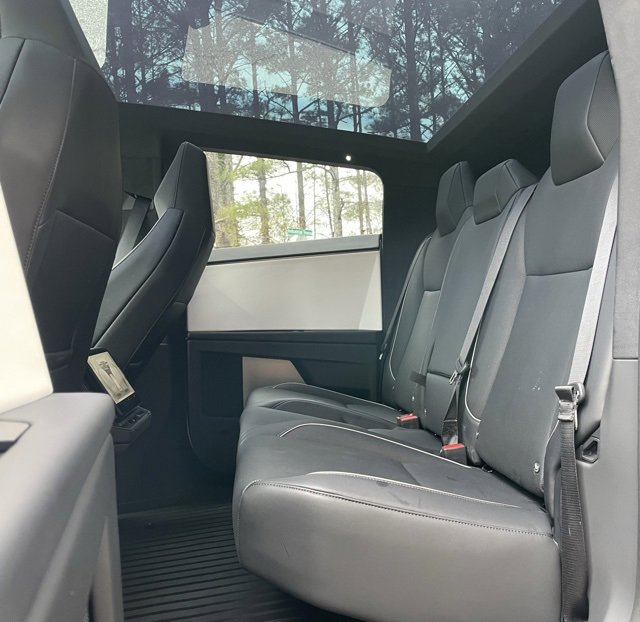 Used 2024 Tesla Cybertruck AWD Crew Cab image 16