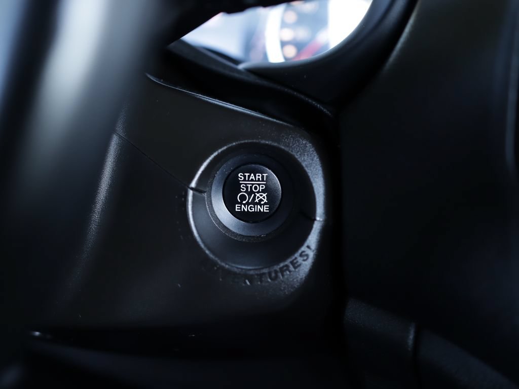 Used 2020 Jeep Renegade Latitude w/ Cold Weather Group AWD/4WD image 19