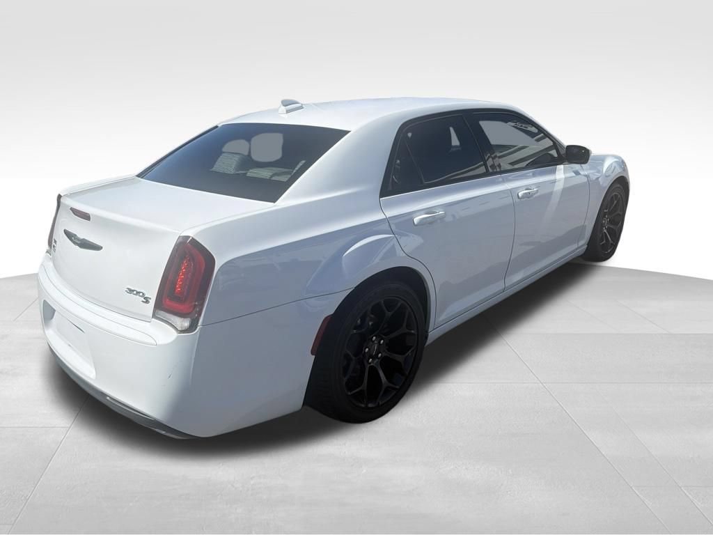 Used 2019 Chrysler 300 S RWD image 5