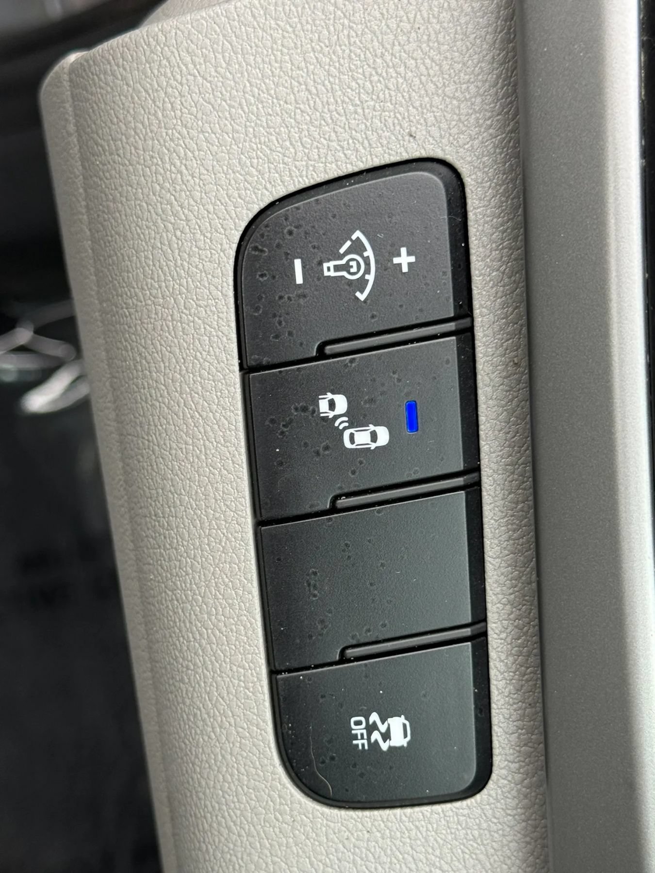 Used 2018 Hyundai Elantra SEL FWD image 25