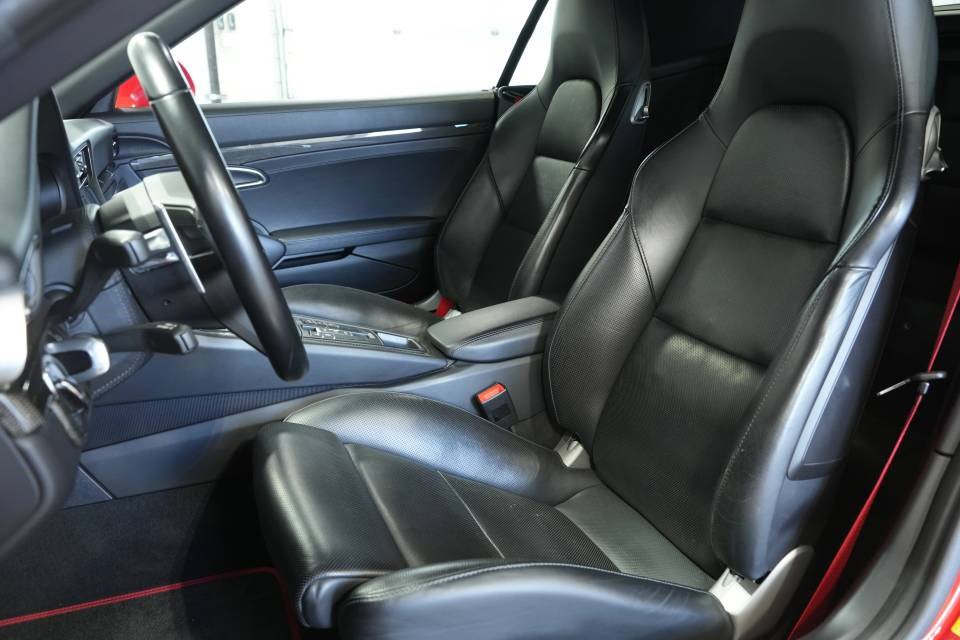 Used 2019 Porsche 911 Turbo image 5