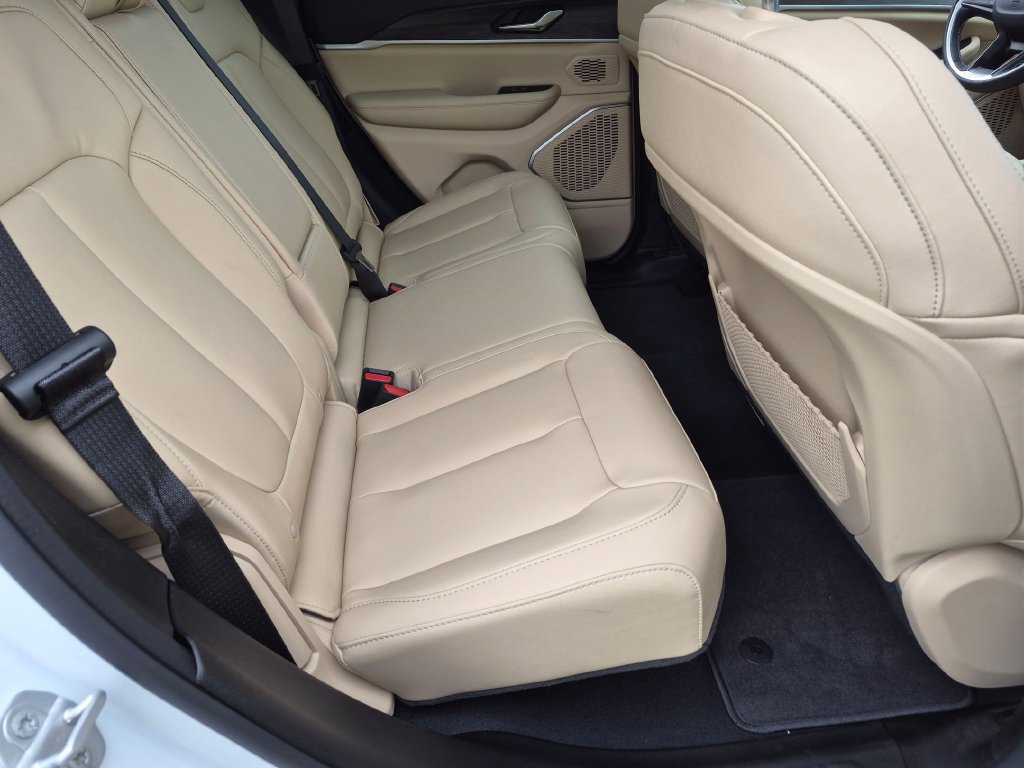 New 2026 Jeep Grand Cherokee Limited RWD image 30