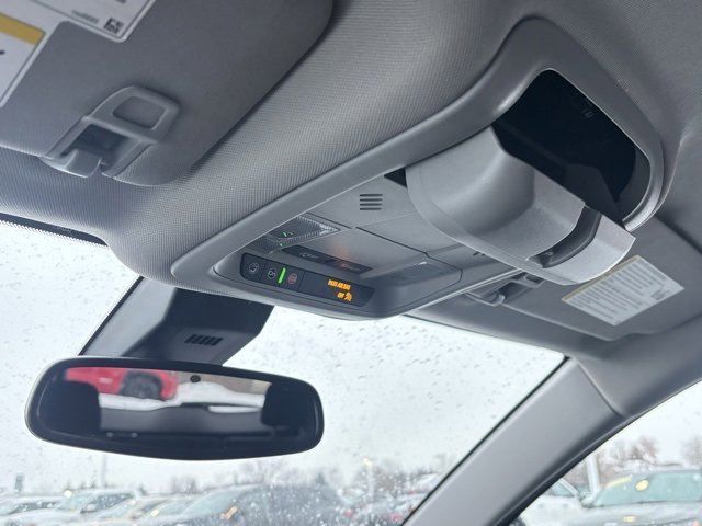 Used 2023 GMC Terrain SLE w/ Driver Convenience Package image 23