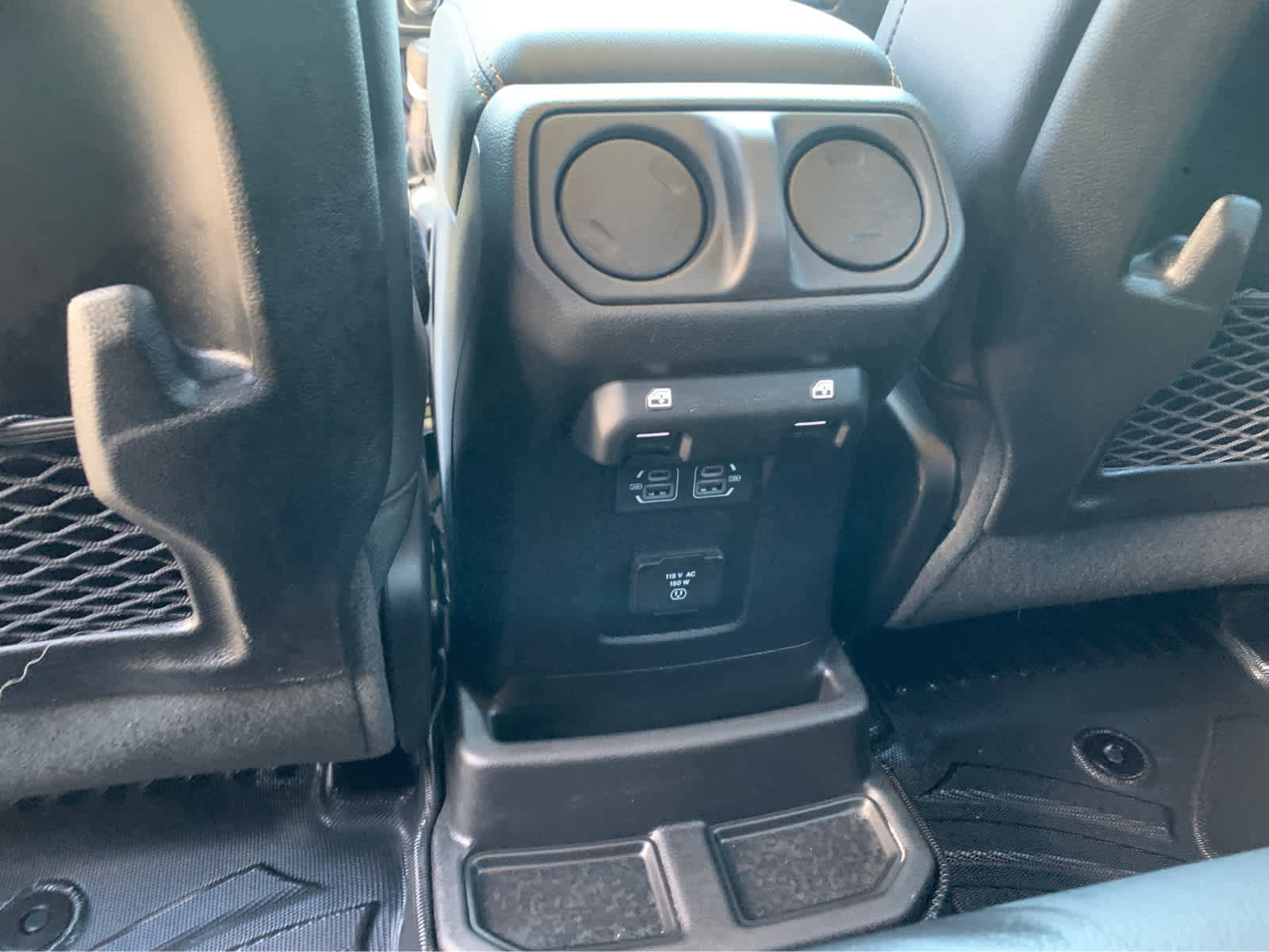 Used 2024 Jeep Wrangler Unlimited Sahara AWD/4WD image 24