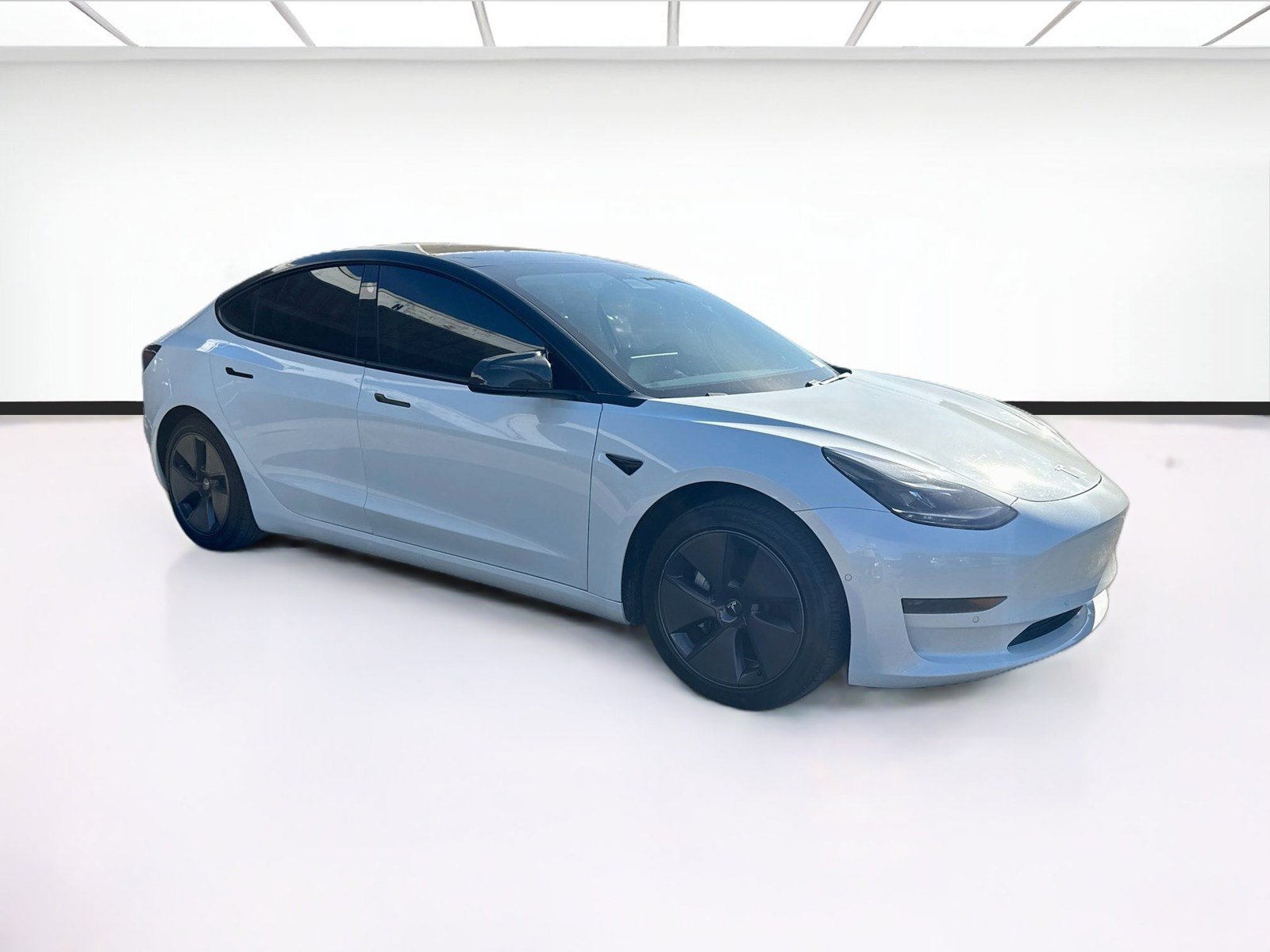 Used 2021 Tesla Model 3 Standard Range Plus RWD image 3