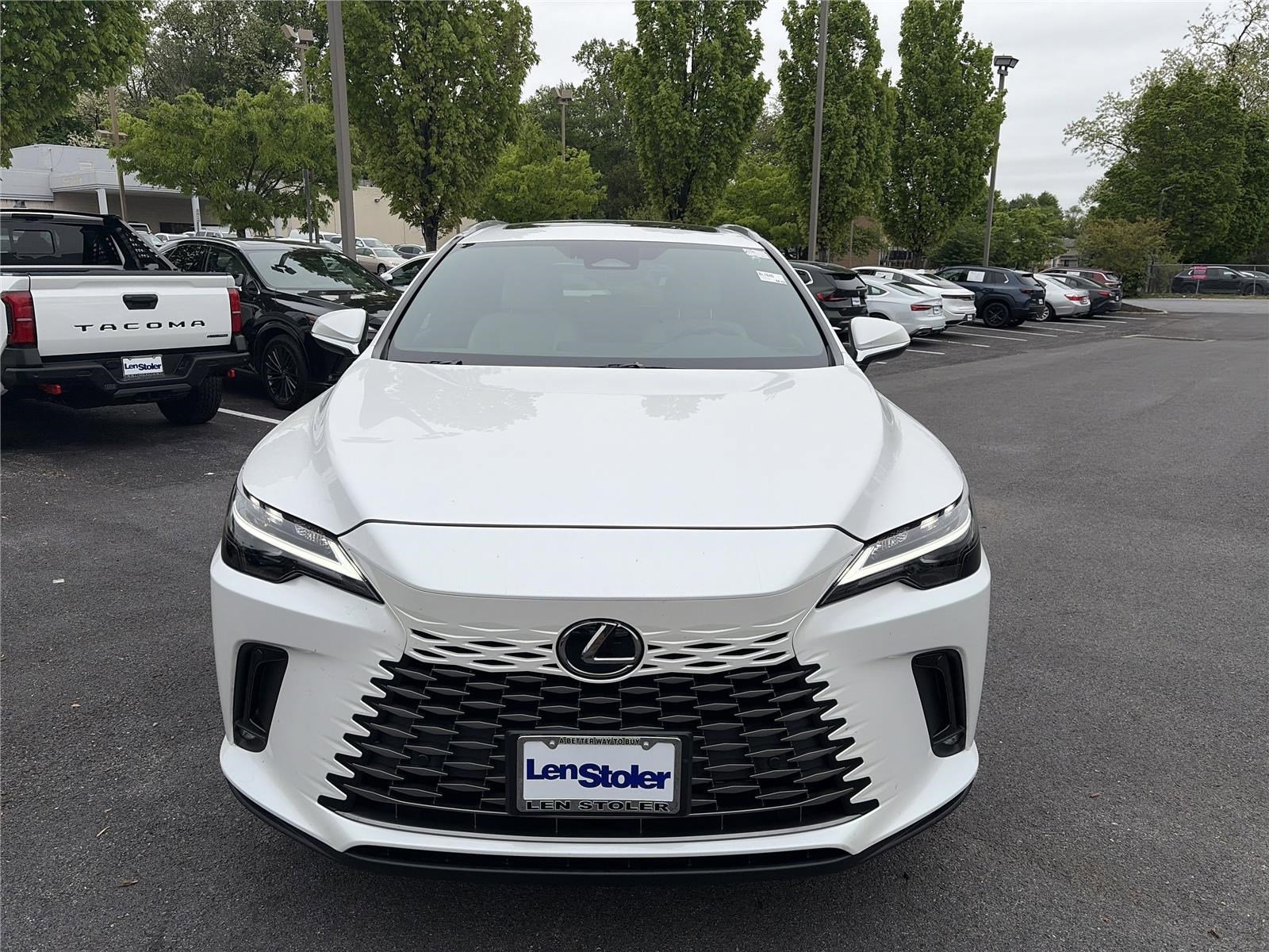 Used 2025 Lexus RX 350 Premium w/ Accessory Package AWD/4WD image 8
