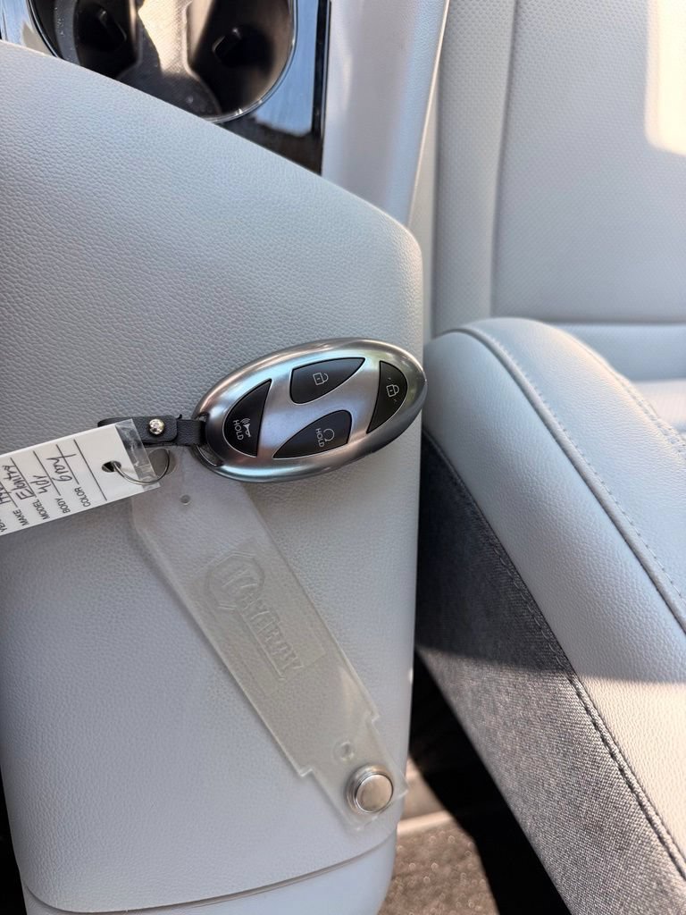 Used 2025 Hyundai Elantra Limited FWD image 41