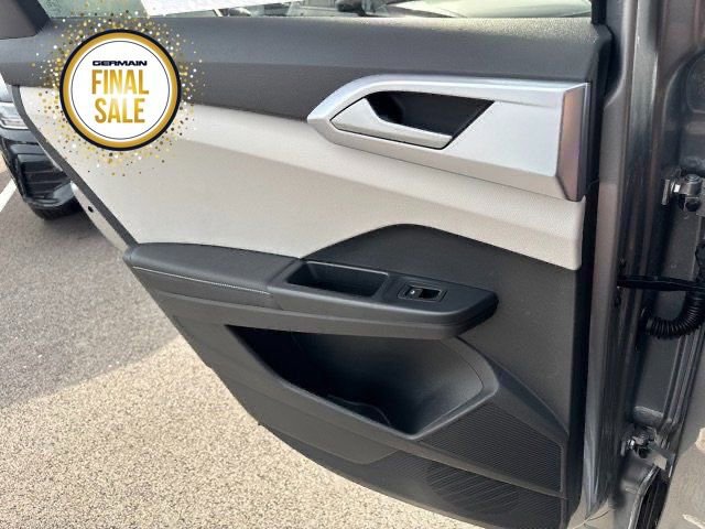 New 2025 Volkswagen Taos SE image 16