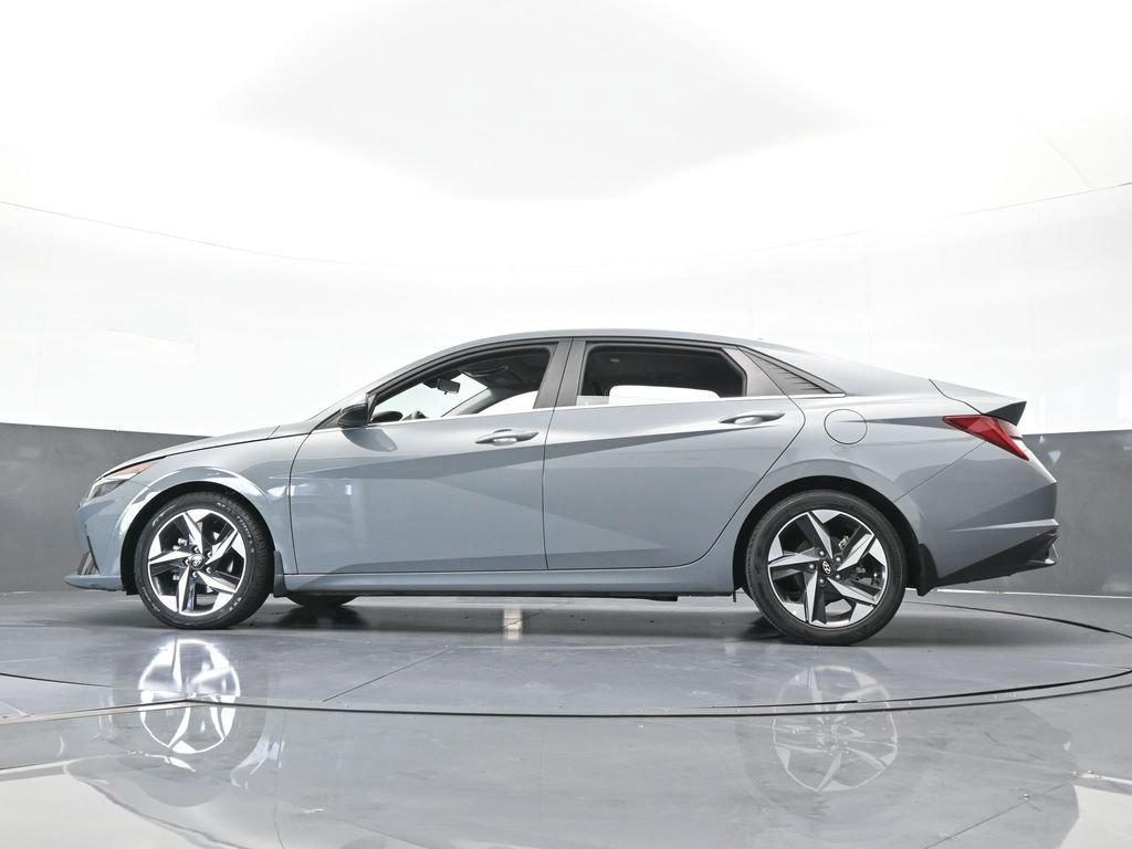 Used 2022 Hyundai Elantra SEL w/ Convenience + Premium Package FWD image 52