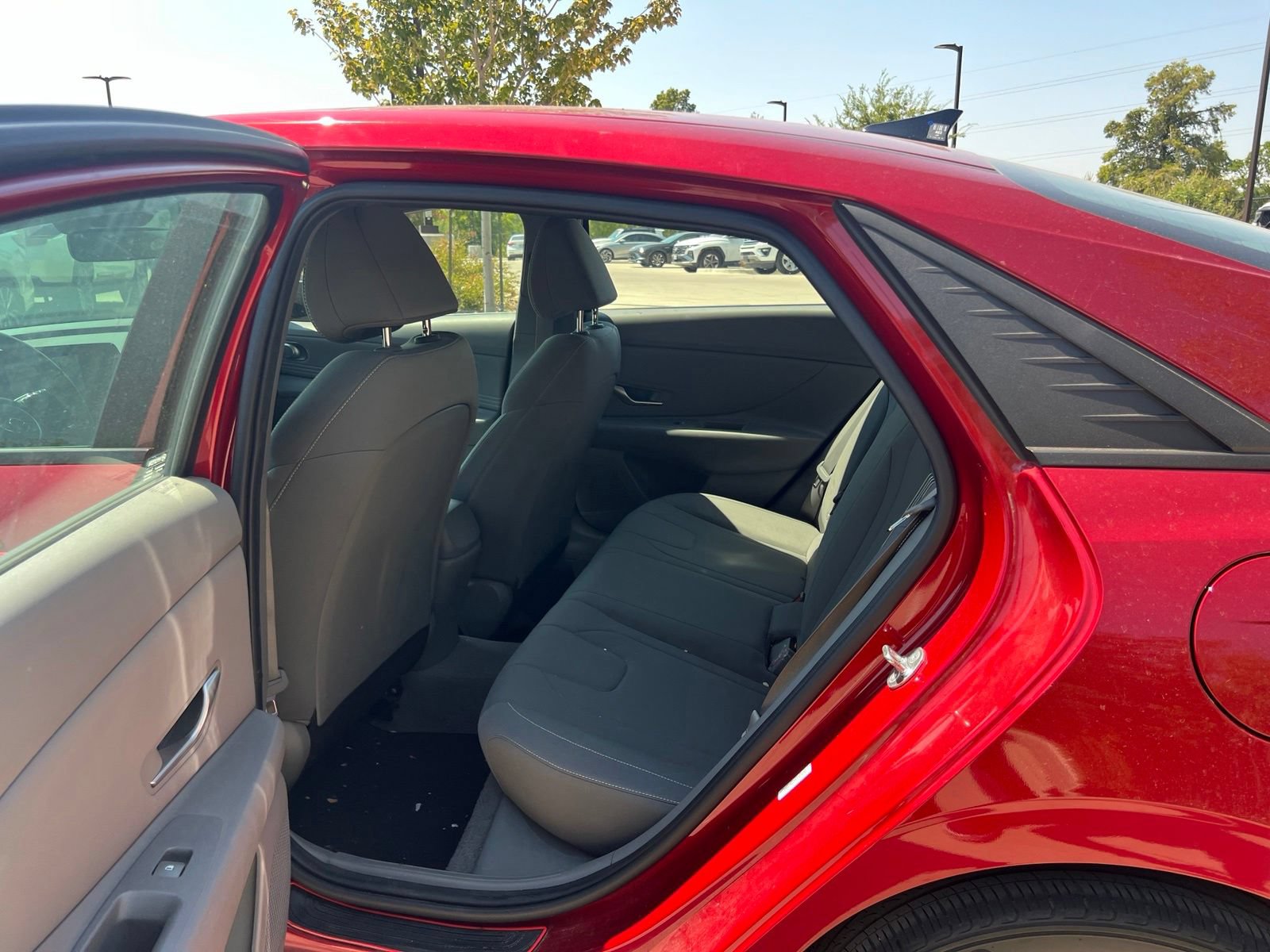 Used 2023 Hyundai Elantra SEL w/ Convenience Package FWD image 16