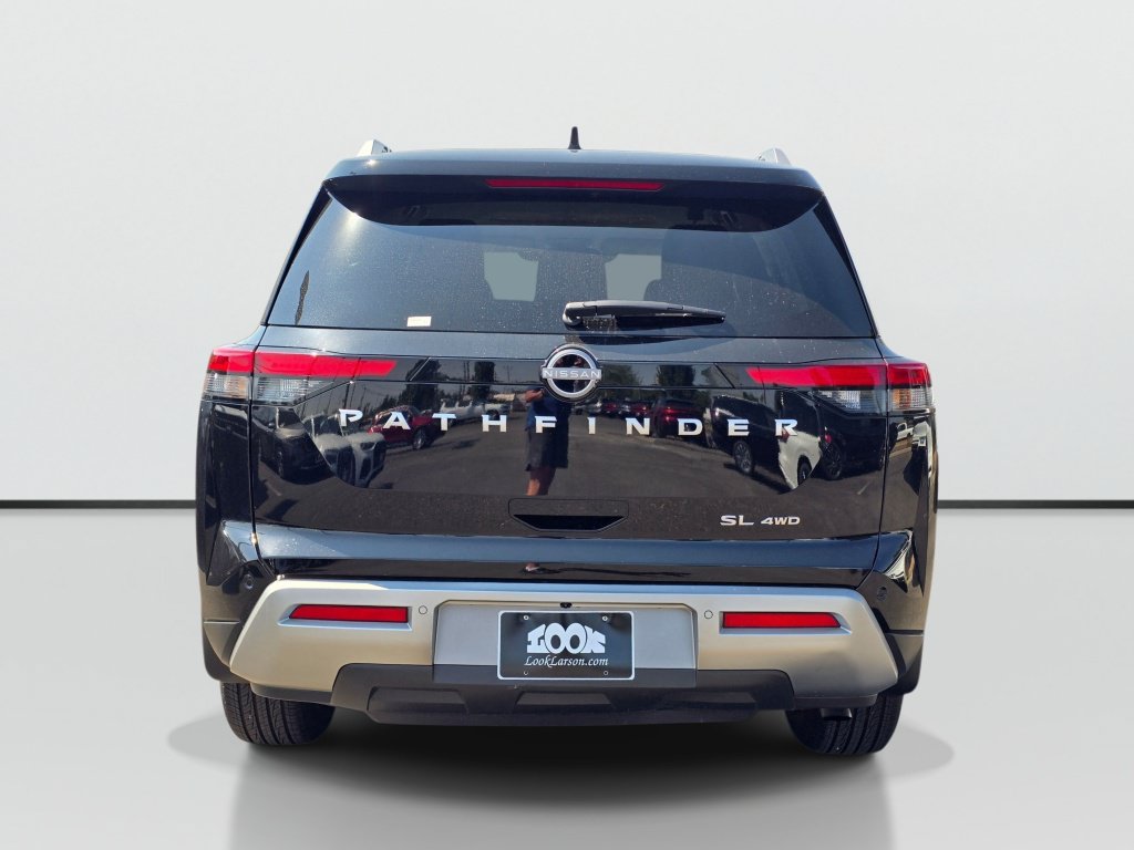 Used 2025 Nissan Pathfinder SL AWD/4WD image 4
