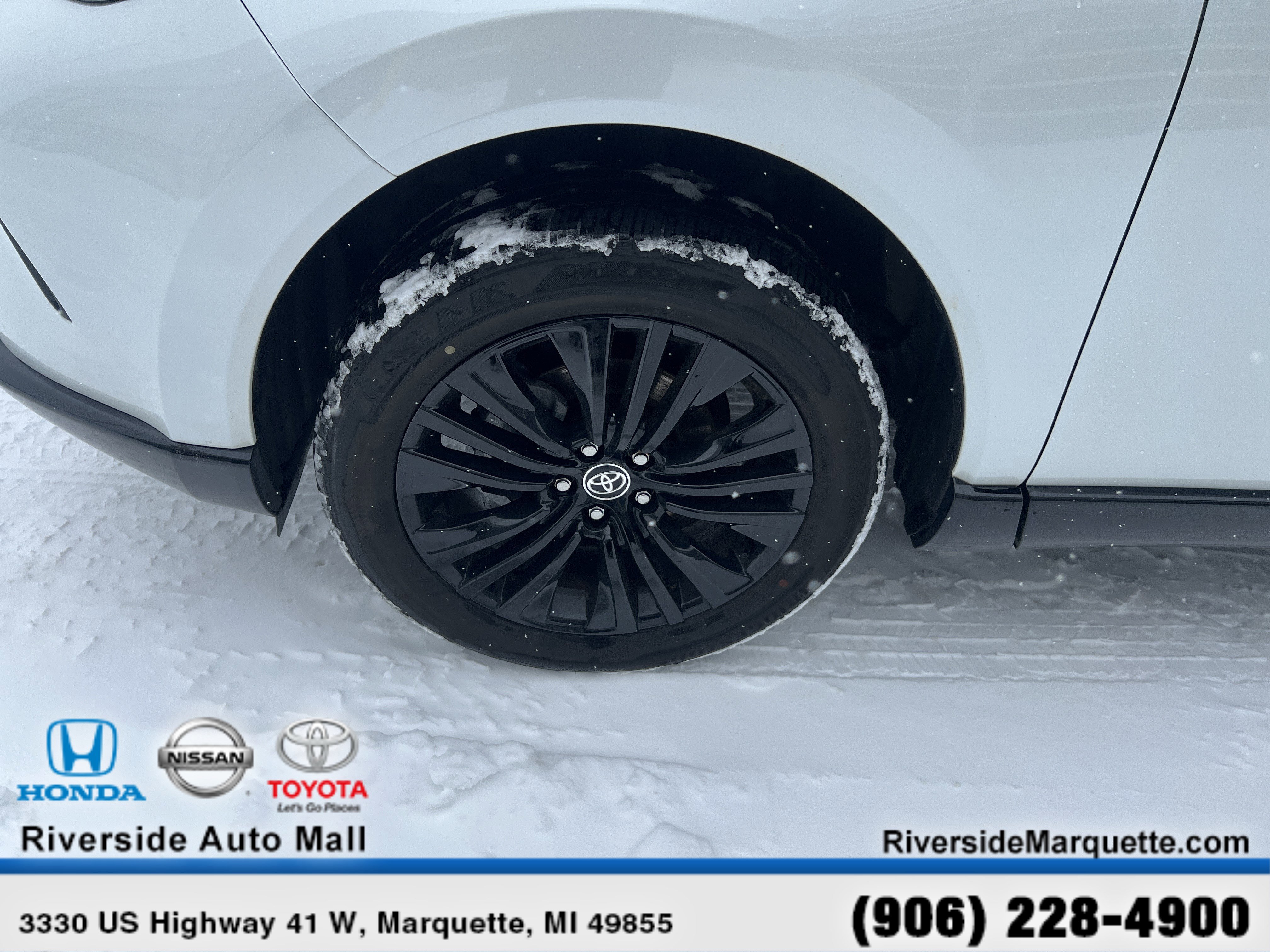 Used 2024 Toyota Venza Nightshade AWD/4WD image 11
