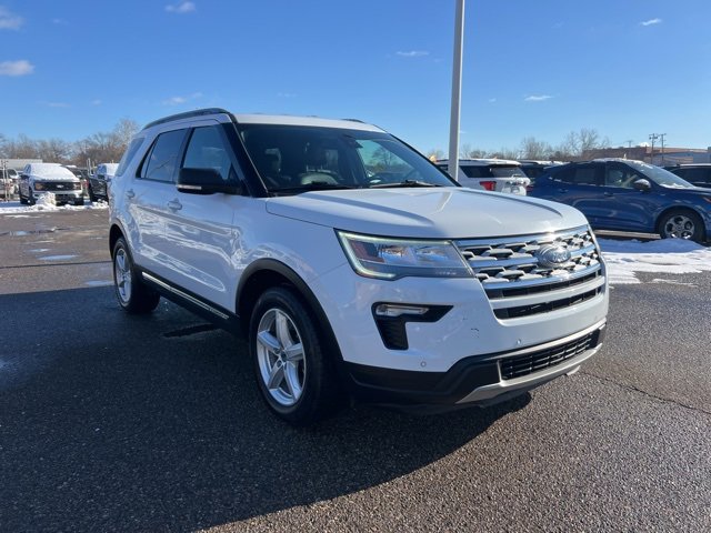 Certified 2019 Ford Explorer XLT w/ Equipment Group 202A image 3