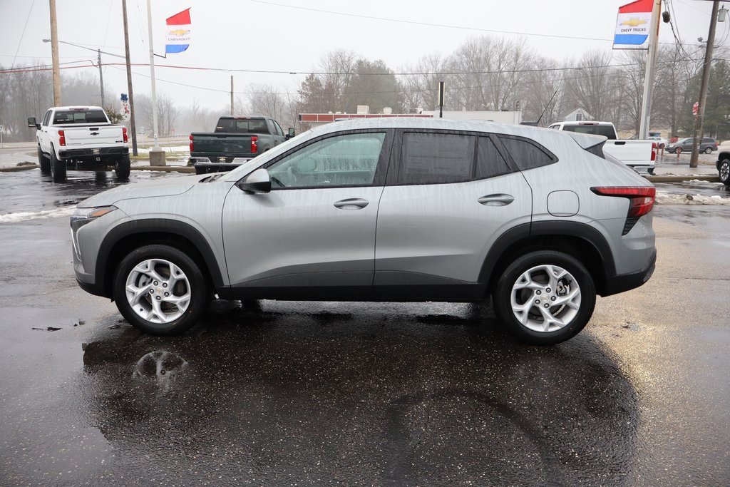 New 2026 Chevrolet Trax LS w/ LS Convenience Package image 17