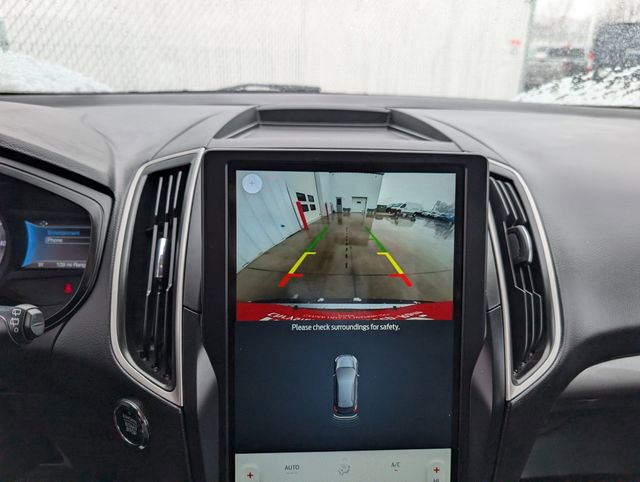 Used 2024 Ford Edge SEL image 16