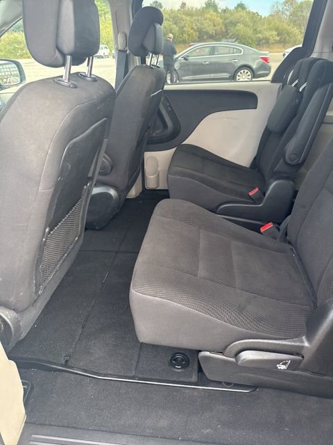 Used 2019 Dodge Grand Caravan SE w/ Rear Park Assist Package image 33