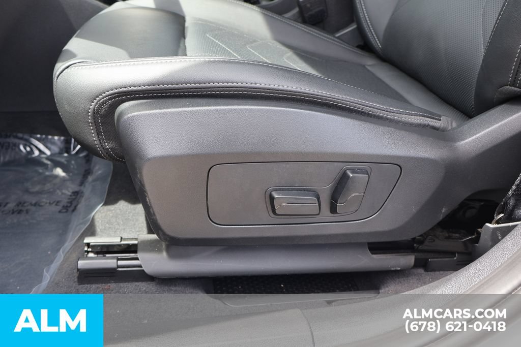 Used 2025 BMW X2 xDrive28i AWD/4WD image 11