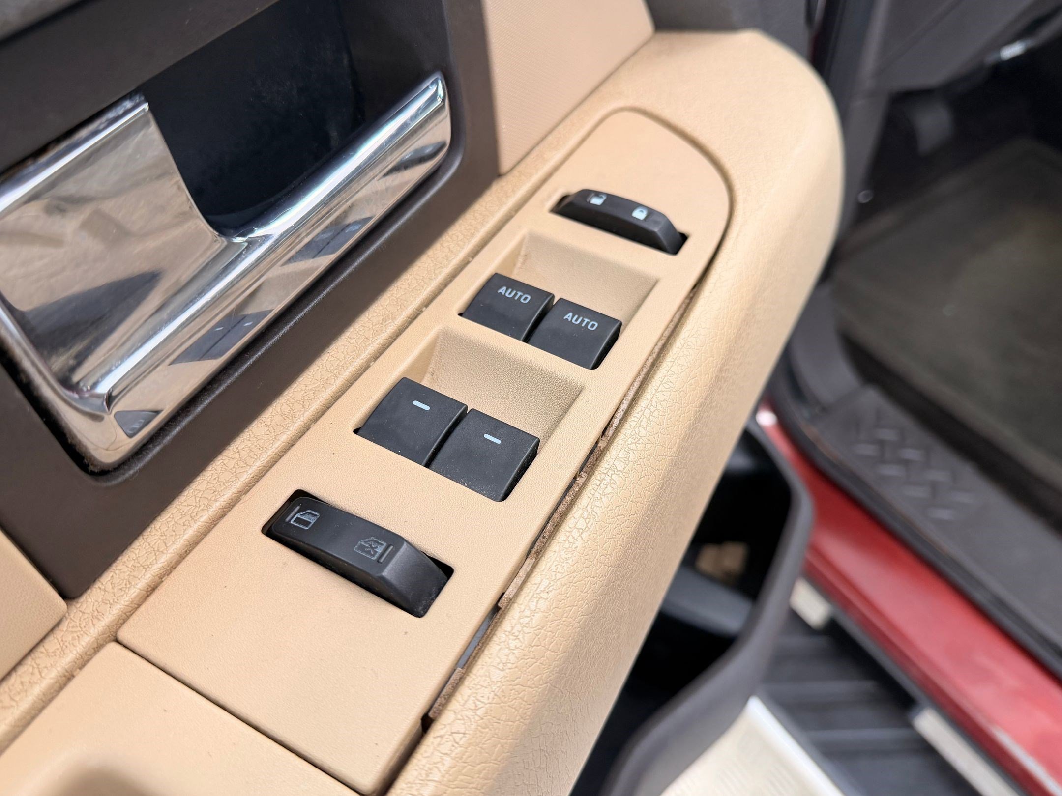 Used 2014 Ford F150 XLT w/ XLT Chrome Package image 13