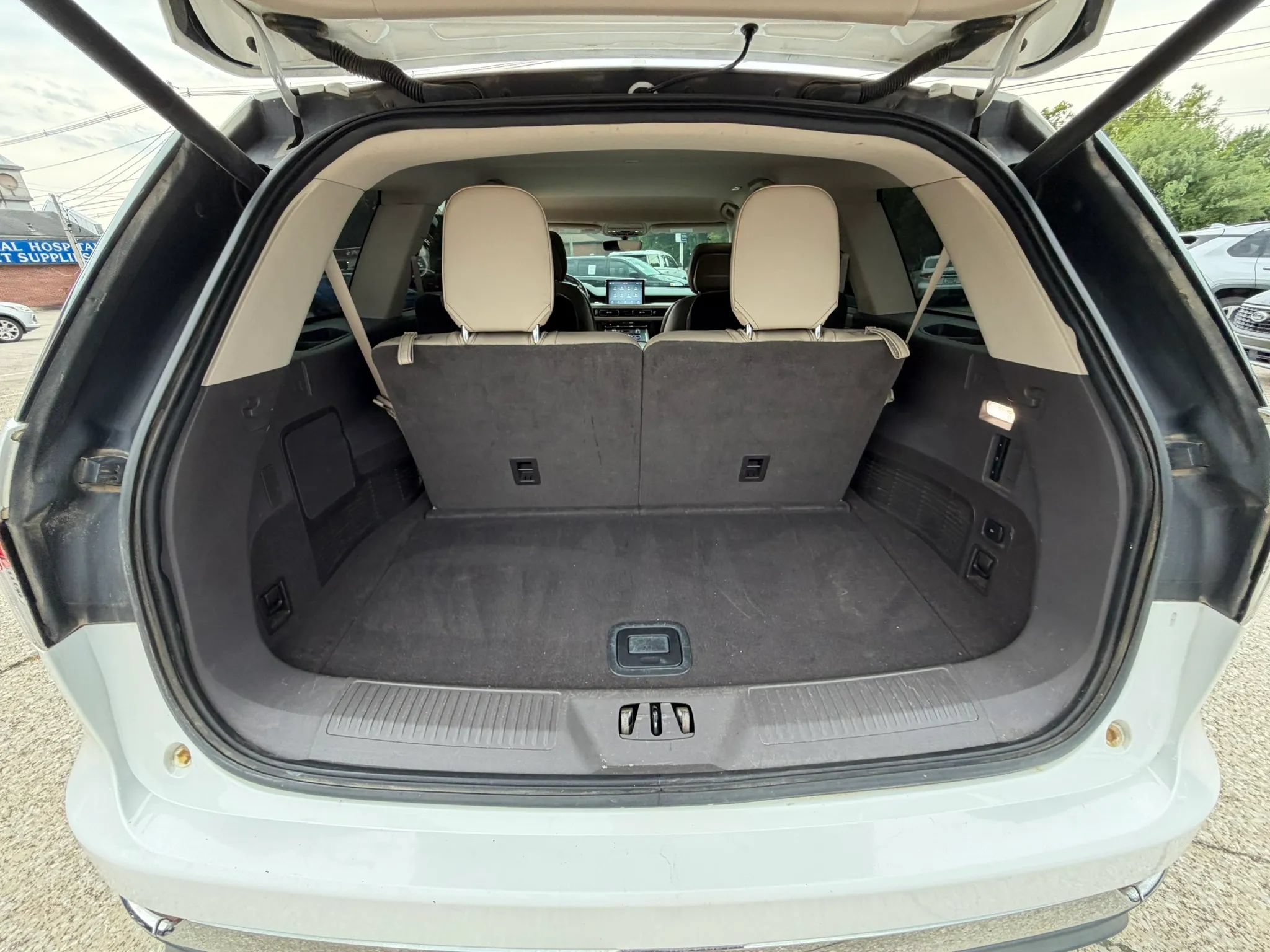 Used 2020 Lincoln Aviator Reserve w/ Elements Package Plus RWD image 37