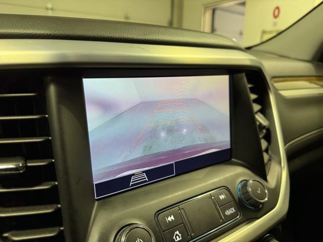 Certified 2023 GMC Acadia SLE w/ Driver Convenience Package image 20