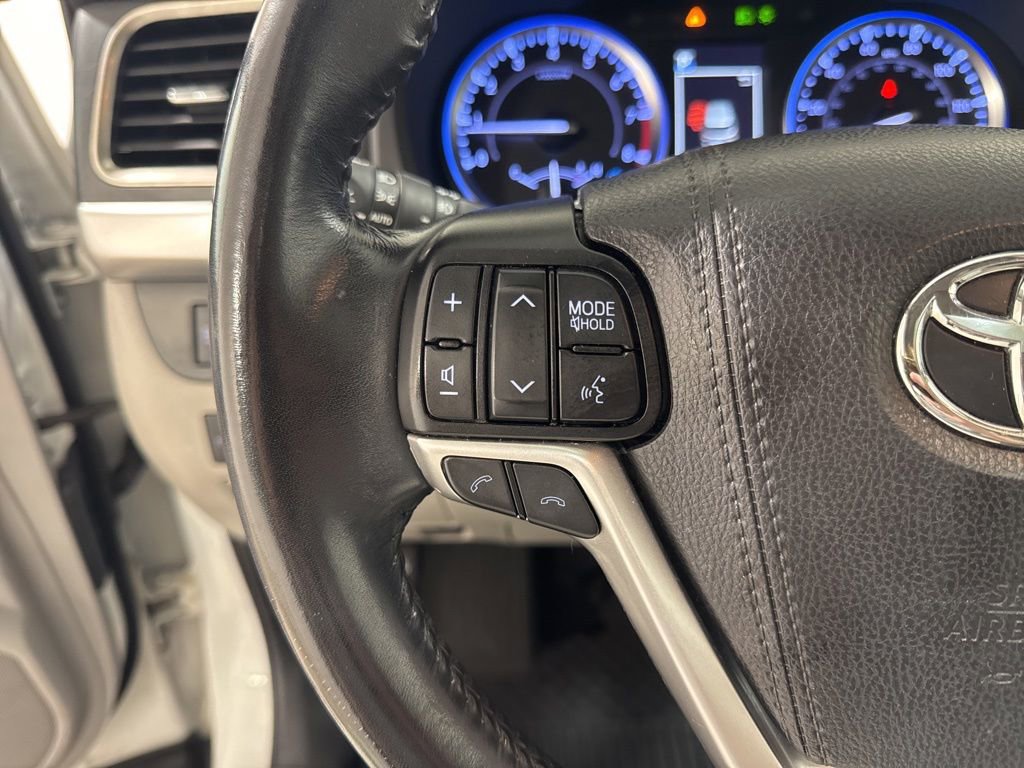 Used 2019 Toyota Highlander XLE AWD/4WD image 9