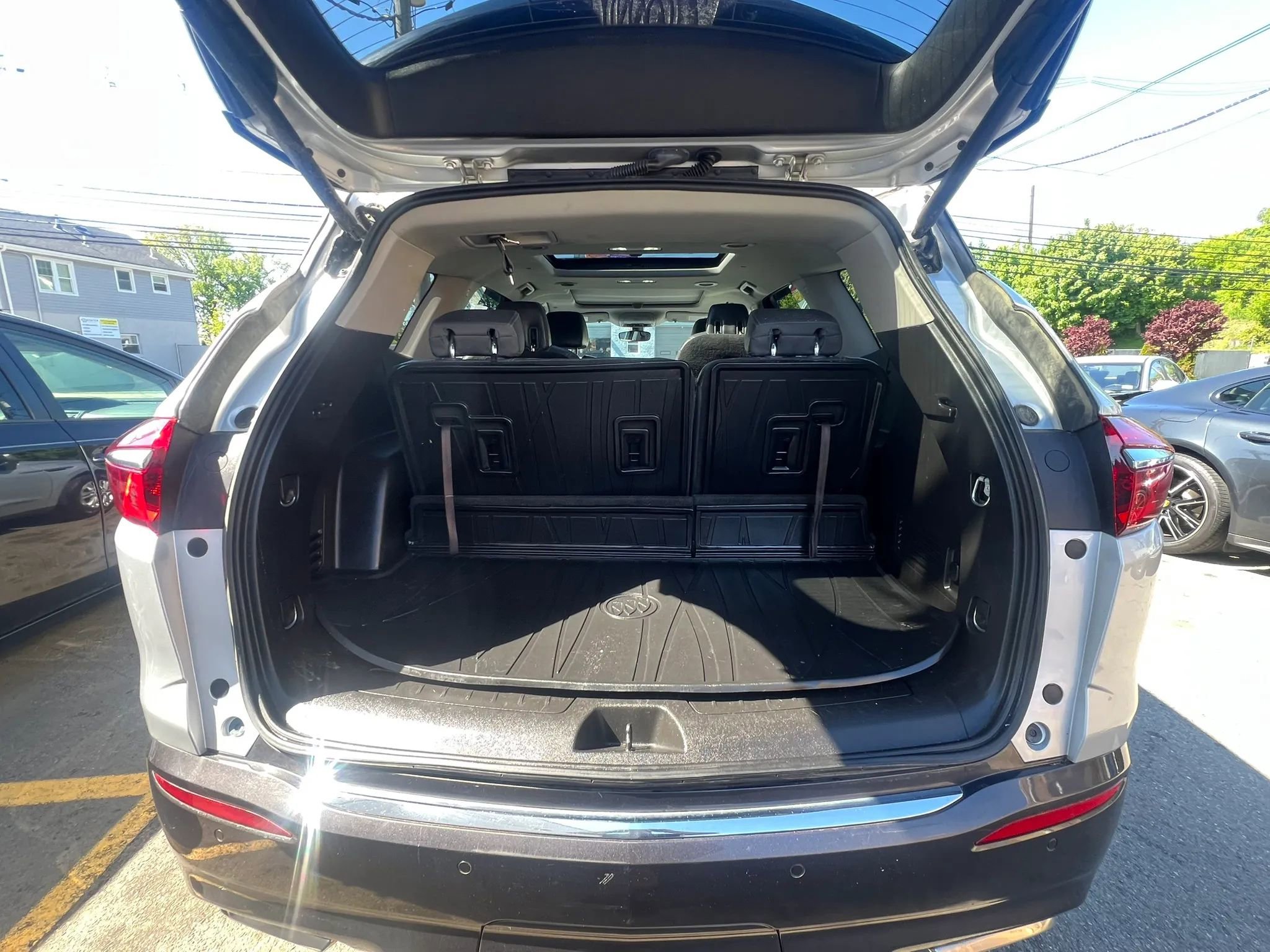 Used 2018 Buick Enclave Essence w/ Trailering Package AWD/4WD image 10