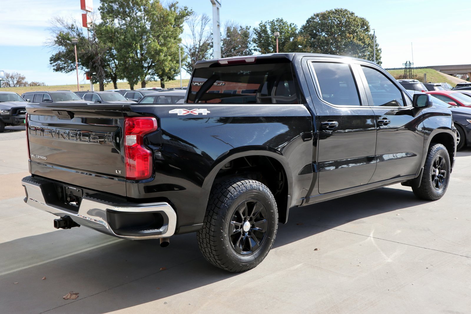Used 2022 Chevrolet Silverado 1500 LT image 7